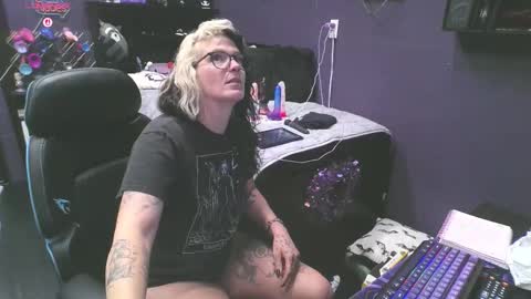 Snapshot of oddywithabody chatting on 23, 2, 2026 Oddy With A Body online show from 23, 2, 2026