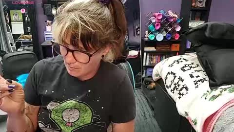 Snapshot of oddywithabody chatting on 17, 5, 2026 Oddy With A Body online show from 17, 5, 2026