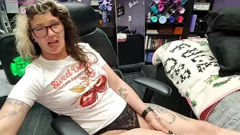 Snapshot of oddywithabody chatting on 27, 5, 2026 Oddy With A Body online show from 27, 5, 2026