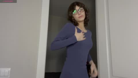 Thea online show from 2, 4, 2026