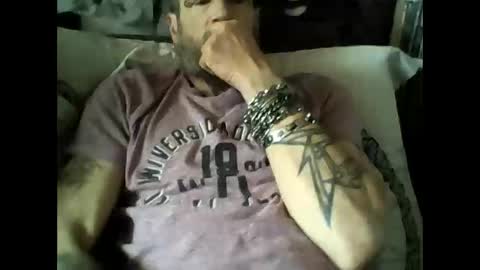 Snapshot of oedipe666 chatting on 25, 4, 2026 oedipe666cam online show from 25, 4, 2026