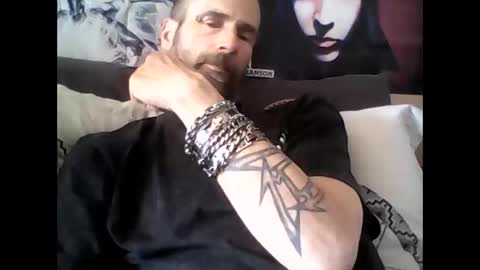 Snapshot of oedipe666 chatting on 16, 5, 2026 oedipe666cam online show from 16, 5, 2026