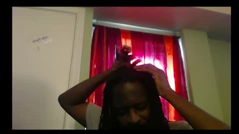 Snapshot of officialkingdraven chatting on 5, 10, 2025 officialkingdraven online show from 5, 10, 2025