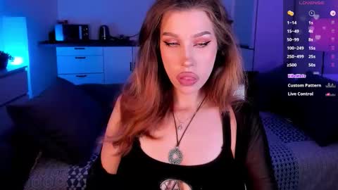 Snapshot of ohmymiami_ chatting on 20, 10, 2025 Light online show from 20, 10, 2025