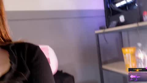 Lyz  online show from 12, 2, 2025