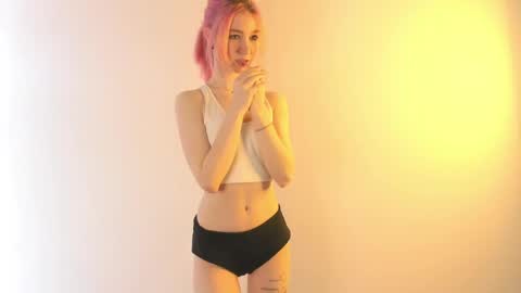 Emi and Ohpi online show from 25, 4, 2026