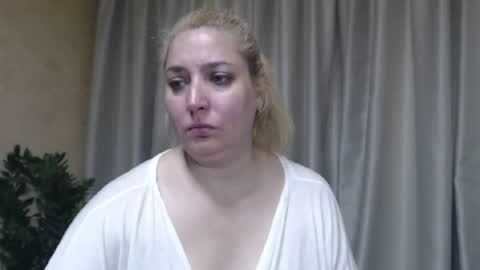 Snapshot of ohsweetiren chatting on 12, 6, 2026 Iren online show from 12, 6, 2026