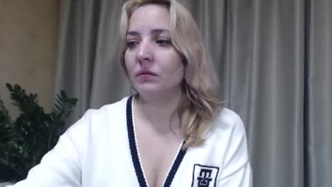 Mari online show from 4, 12, 2025