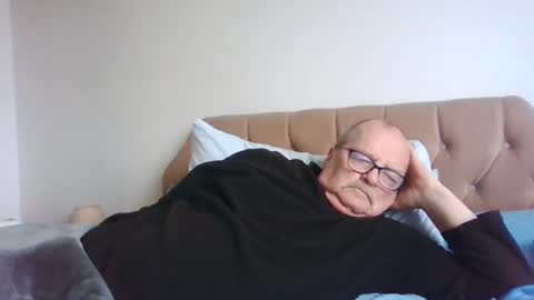 Snapshot of old_fkr chatting on 5, 1, 2025 old_fkr online show from 5, 1, 2025