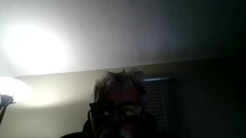 Snapshot of oldmiguy chatting on 29, 11, 2025 OldMIGUY online show from 29, 11, 2025
