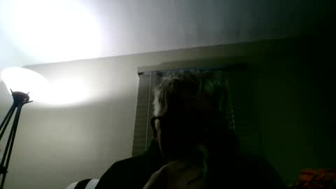 Snapshot of oldmiguy chatting on 20, 12, 2025 OldMIGUY online show from 20, 12, 2025