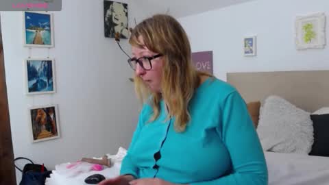 Olga Pavlova online show from 7, 1, 2026