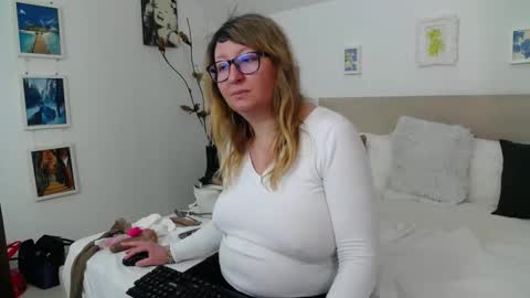 Olga Pavlova online show from 4, 4, 2026