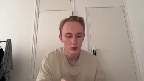Snapshot of oliver_and_thomas chatting on 9, 11, 2025 Oliver and Thomas online show from 9, 11, 2025