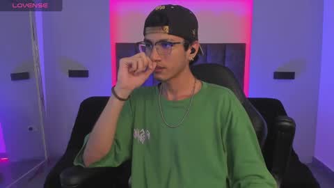 Snapshot of oliver_fast_ chatting on 2, 2, 2025 Oliver fast online show from 2, 2, 2025