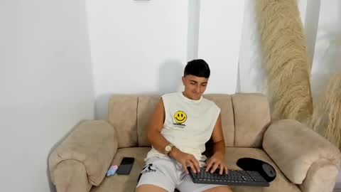 OLIVER online show from 4, 2, 2026