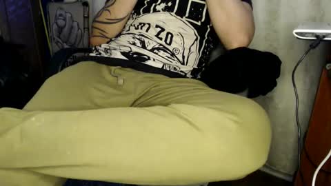 oliver_laid_2023 online show from 16, 11, 2025