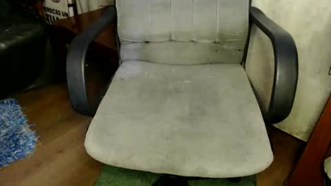 oliver_laid_2023 online show from 25, 11, 2025