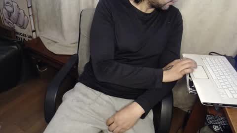 oliver_laid_2023 online show from 28, 11, 2025