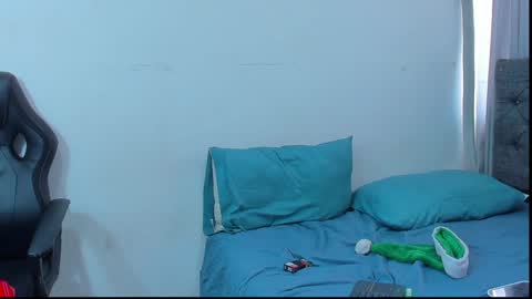 Snapshot of oliver_smith_2 chatting on 24, 12, 2024 oliver_smith_2 online show from 24, 12, 2024