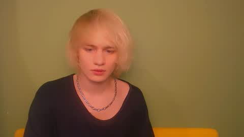 Snapshot of oliver_sweet_ chatting on 19, 12, 2024 Oliver online show from 19, 12, 2024