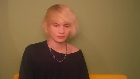 Snapshot of oliver_sweet_ chatting on 25, 12, 2024 Oliver online show from 25, 12, 2024