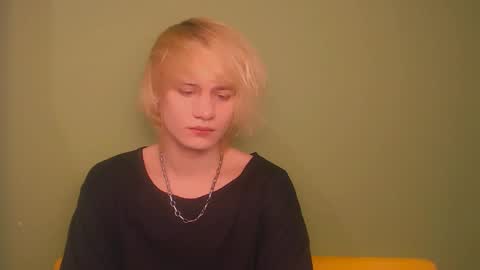 Snapshot of oliver_sweet_ chatting on 15, 1, 2025 Oliver online show from 15, 1, 2025