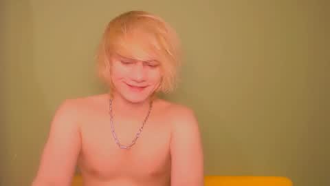 Snapshot of oliver_sweet_ chatting on 18, 1, 2025 Oliver online show from 18, 1, 2025