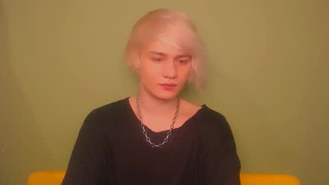 Snapshot of oliver_sweet_ chatting on 8, 3, 2025 Oliver online show from 8, 3, 2025