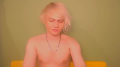 Snapshot of oliver_sweet_ chatting on 11, 3, 2025 Oliver online show from 11, 3, 2025