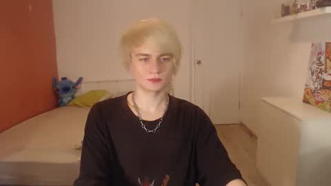 Snapshot of oliver_sweet_ chatting on 12, 10, 2025 Oliver online show from 12, 10, 2025