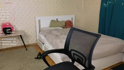 Snapshot of oliver_travis chatting on 22, 12, 2024 Oliver Evans online show from 22, 12, 2024