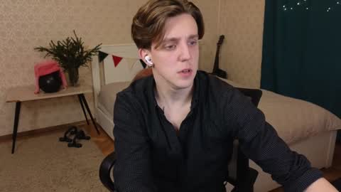 Snapshot of oliver_travis chatting on 4, 1, 2025 Oliver Evans online show from 4, 1, 2025