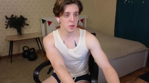 Snapshot of oliver_travis chatting on 2, 2, 2025 Oliver Evans online show from 2, 2, 2025