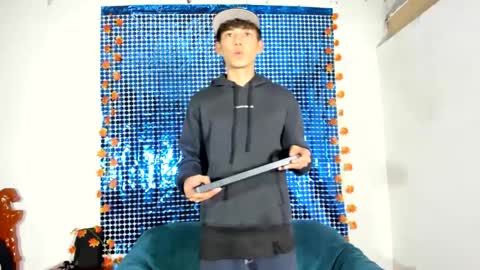 oliverhot_2005 online show from 26, 2, 2025