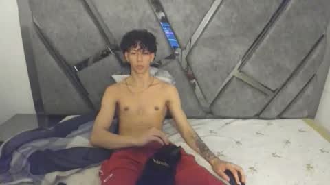 oliverthompson_01 online show from 2, 10, 2025