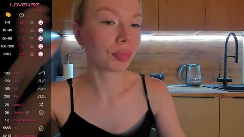 Snapshot of olivia_bells chatting on 28, 5, 2026 Olivia 3 online show from 28, 5, 2026