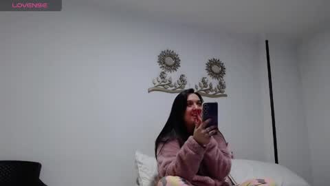 Snapshot of olivia_col chatting on 25, 5, 2026 Olivia Gonzales online show from 25, 5, 2026