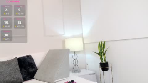 olivia_flamme online show from 16, 6, 2026