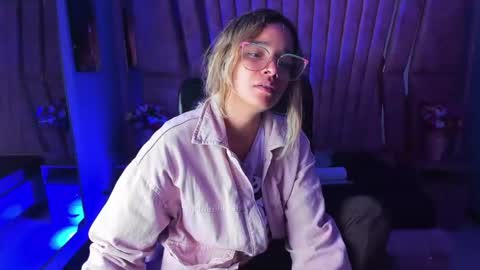  OLIVIA  online show from 20, 1, 2025