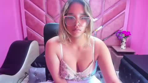  OLIVIA  online show from 26, 1, 2025