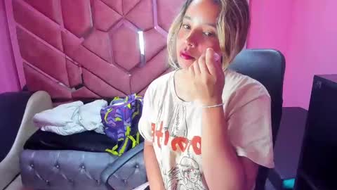  OLIVIA  online show from 28, 1, 2025