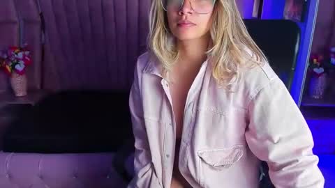  OLIVIA  online show from 29, 1, 2025