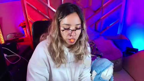  OLIVIA  online show from 29, 11, 2025