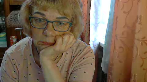 Olivia Mia online show from 11, 5, 2026
