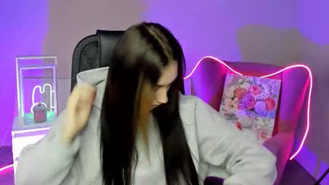 olivia_norton_ online show from 7, 10, 2025