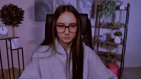 olivia_norton_ online show from 12, 10, 2025