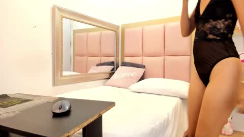 Snapshot of olivia_stevens_ chatting on 8, 2, 2025 Olivia online show from 8, 2, 2025