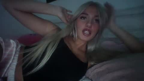 Snapshot of oliviacarterrr chatting on 2, 10, 2025 oliviacarterrr online show from 2, 10, 2025