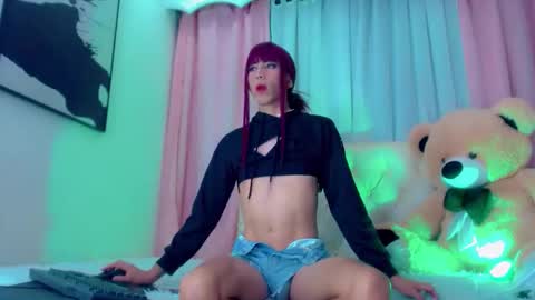 Snapshot of oliviahot01 chatting on 28, 11, 2025 oliviahot01 online show from 28, 11, 2025